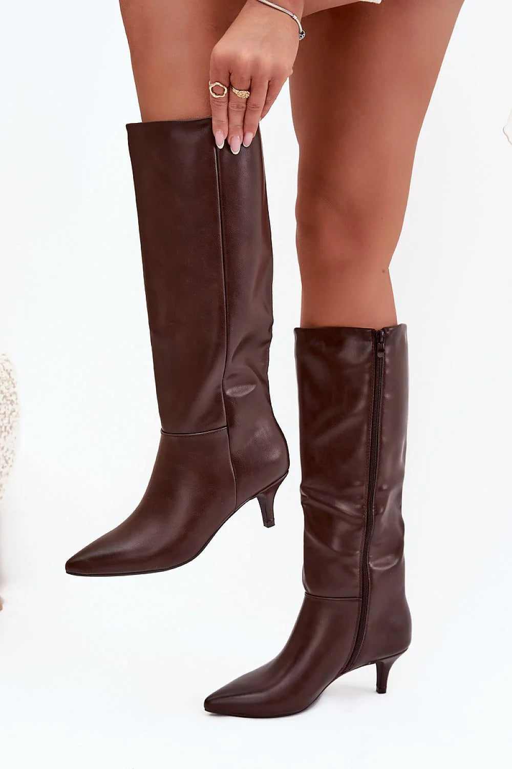 bottes femme hautes marron cuir ecologique lisse tige montante genou bout pointu talon kitten bas doublure fourrure confortable