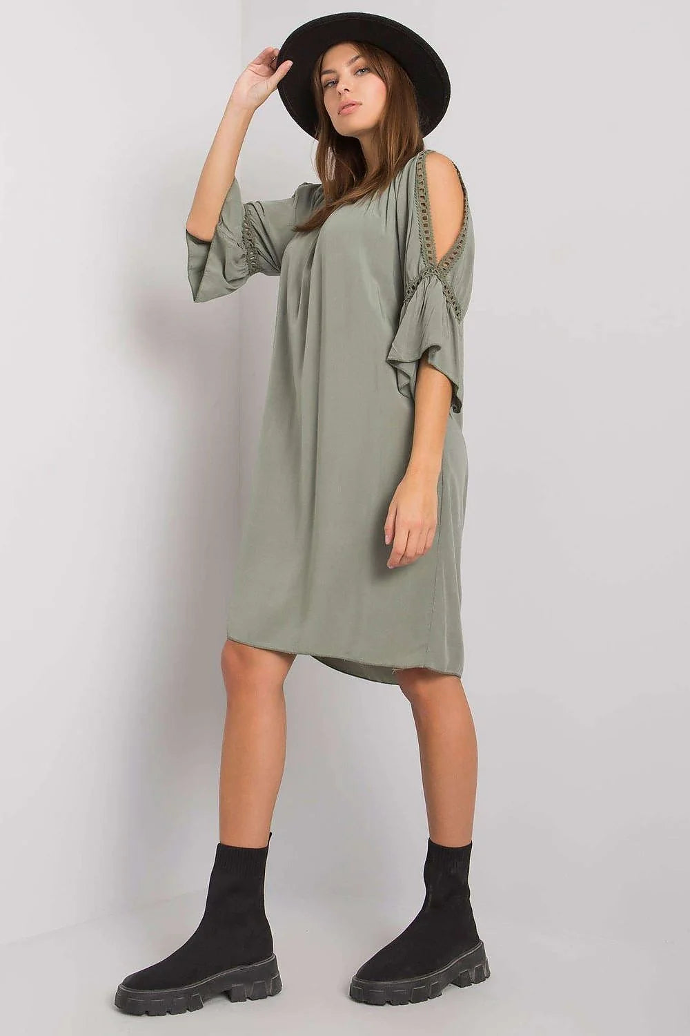 Robe de jour Och Bella style bohème vert olive manches 3/4 en crochet viscose 100% femme été