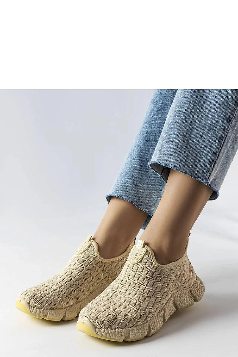Baskets Solea femme modernes et confortables design maille tricotée couleur beige été sport élégant
