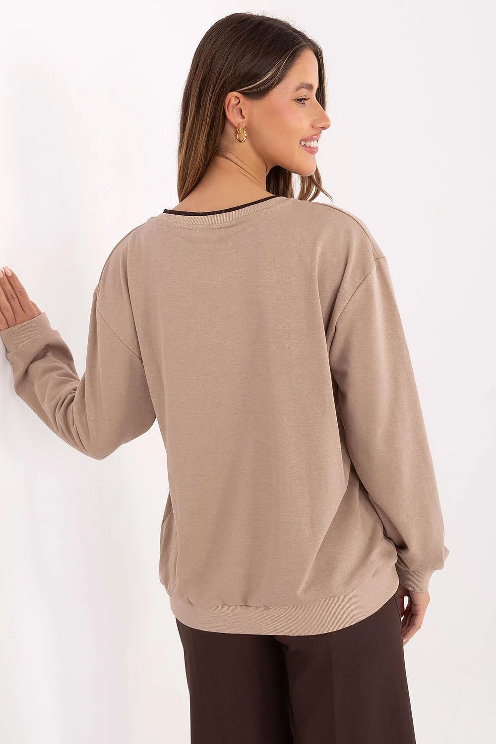 sweatshirt femme casual oversize beige taupe coton polyester manches longues col rond broderies imprimé script lettrage léger quotidien