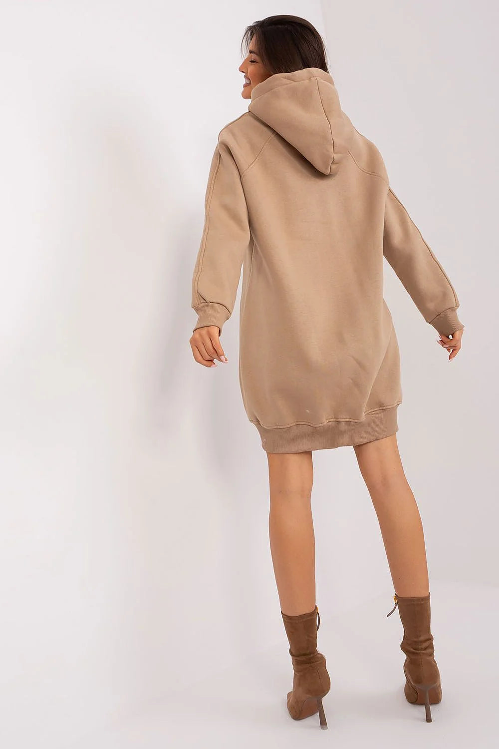 sweatshirt long oversize femme capuche camel beige molleton chaud confortable manches longues épaules tombantes poche kangourou cordon serrage blanc
