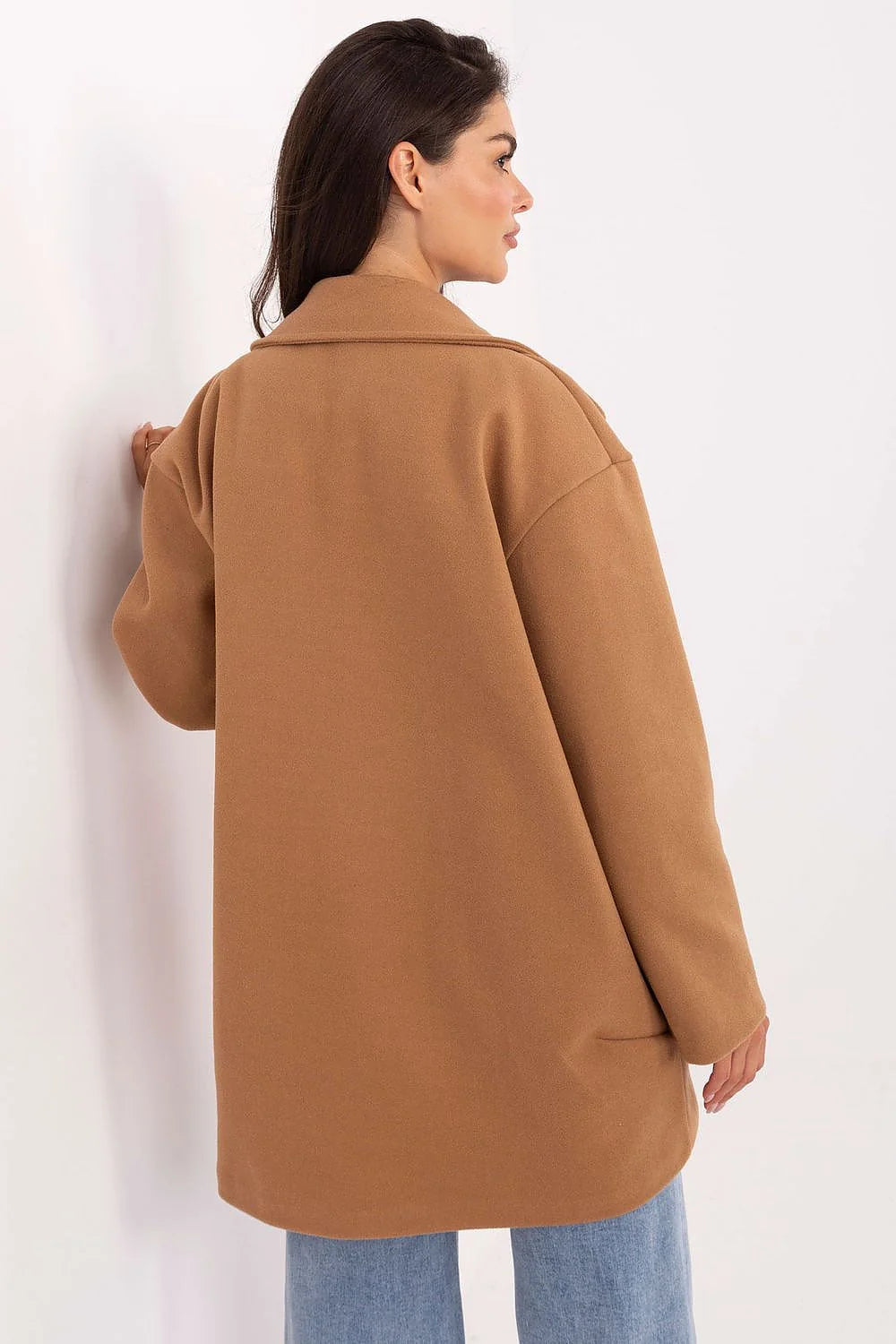 manteau camel oversize ample doubleboutonnage caban lainé chaud grand col revers épaules tombantes mi cuisse poches rabat boutons assortis