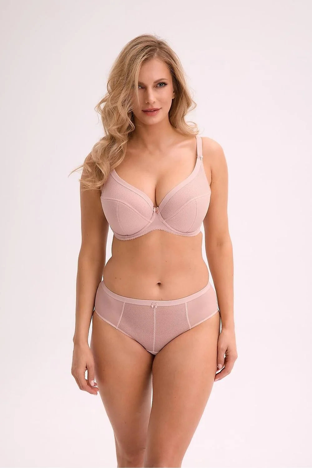 ensemble lingerie féminine élégante moderne microfibre maille nude confortable soutiengorge culotte armatures grand bonnet emboîtant couturé maintien modelant bretelles réglables
