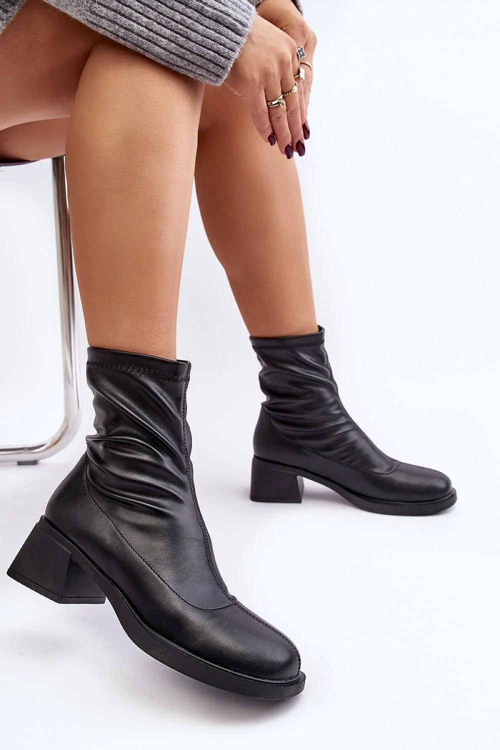 Bottes à talons carrés en cuir noir élégantes pour femmes, style moderne, longueur cheville, confortable, soirée, quotidien