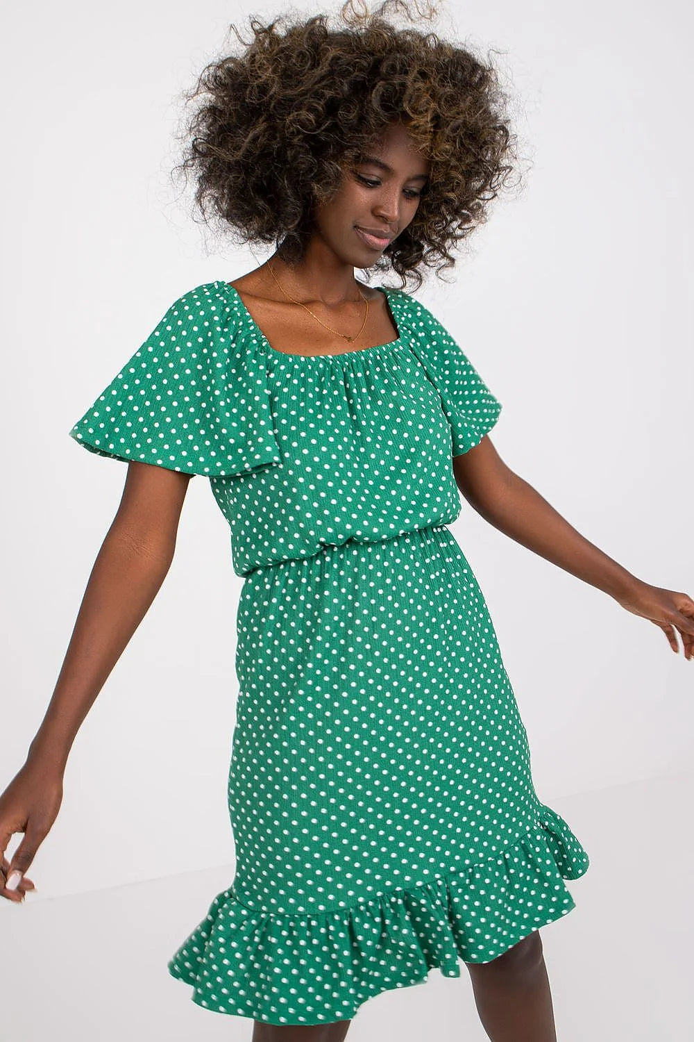 Robe de jour Rue Paris en coton élastique manches courtes encolure Bardot motifs pois noirs femmes