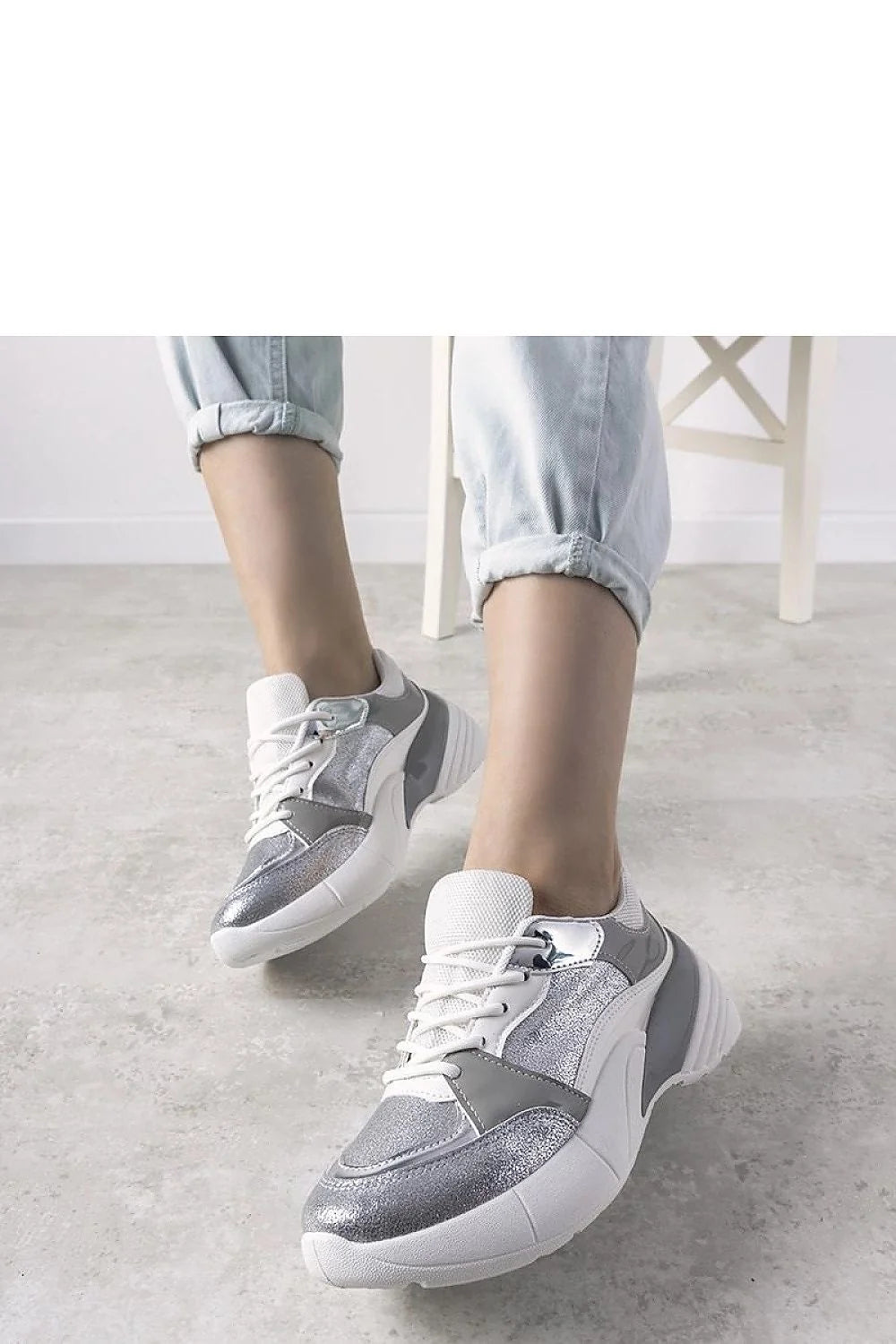 baskets femme chunky lacets silhouette low top semelle plateforme épaisse talon compensé amorti maintien empeigne blanc argent similicuir mesh pailleté