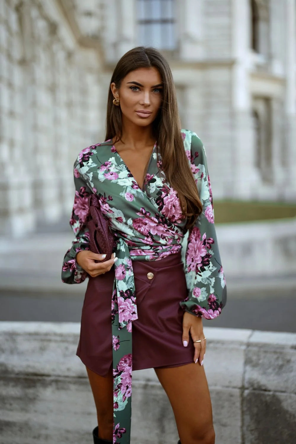 chemisier TULLA greenblush vert sauge floral col V manches bouffantes ceinture nouée satinée fluide viscose doux stretch tendance polyvalent élégant