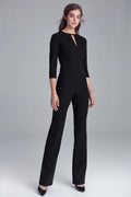 combinaison femme noire élégante ajustée taille haute manches trois quarts encolure fendue buste slim pantalon jambes évasées tissu structuré extensible