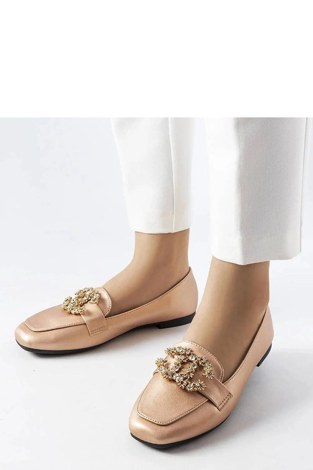 mocassins dorés femme cuir satiné rose bout carré semelle fine noire ornement bijou perles cristaux slipon élégant confortable