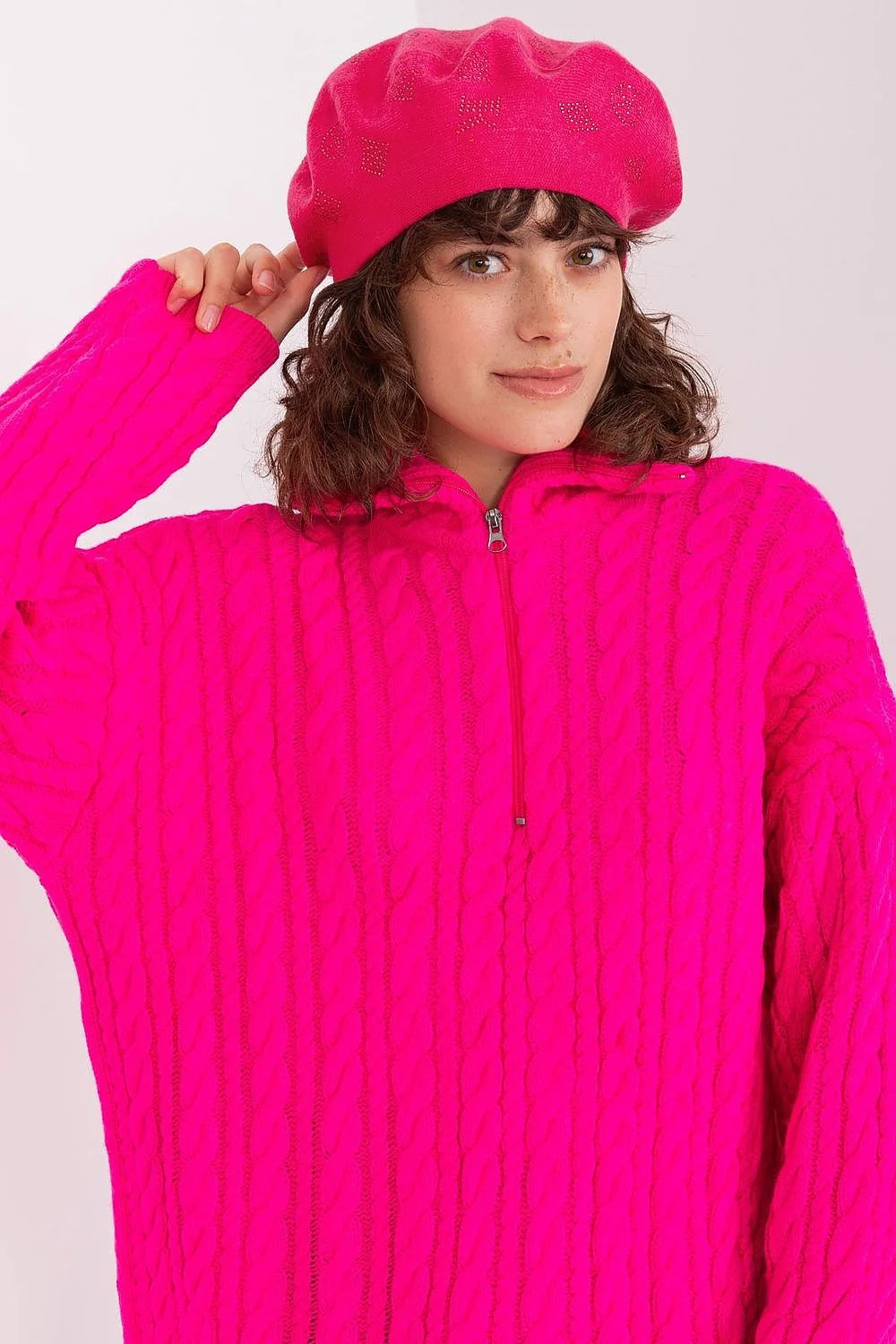 Pull pour femmes design moderne audacieux rose fuchsia maille torsadée fermeture éclair col montant