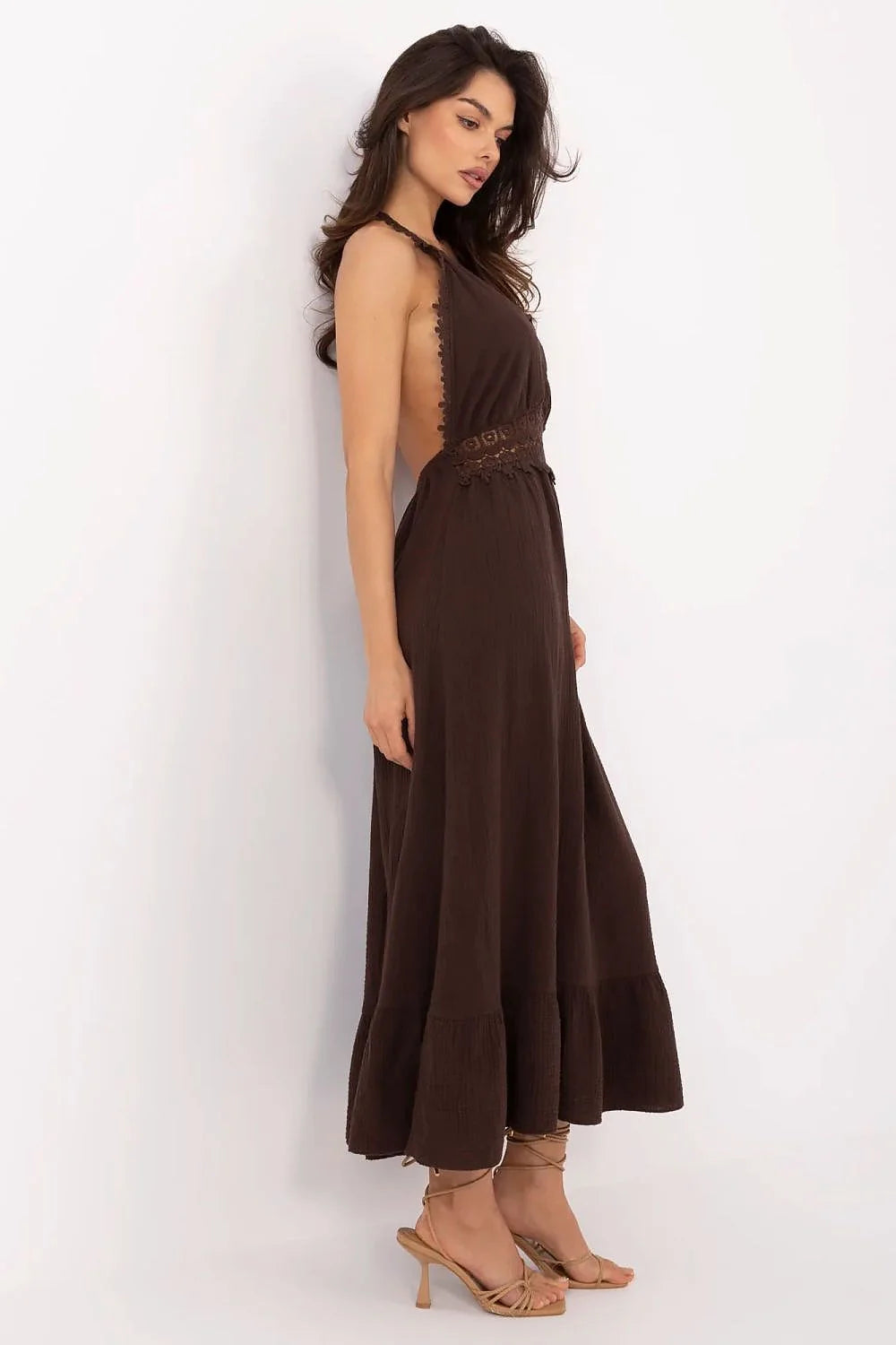 robe bohème longue maxi marron chocolat coton léger fluide dentelle broderie colV plongeant fines bretelles taille cintrée ceinture élastique volanté