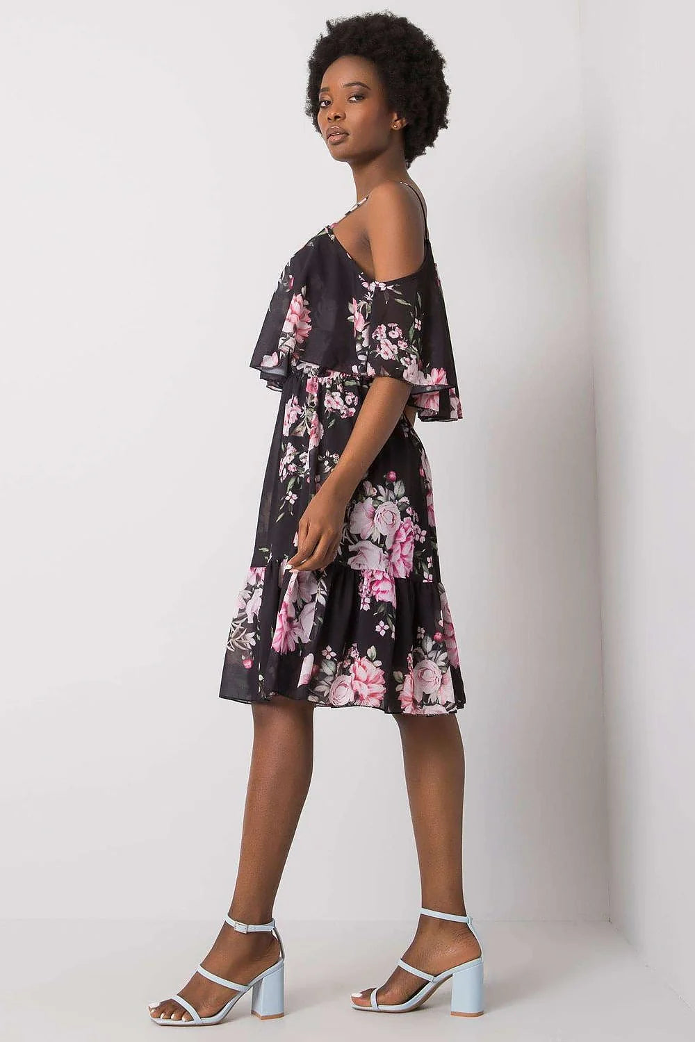 Robe de jour élégante imprimée floral rose blanc vert robe midi manches courtes épaules nues femmes Polyester Viscose