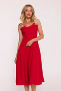 robe soirée midi femme rouge vif satinée lisse léger éclat encolure ronde sans manches buste ajusté taille cintrée jupe évasée