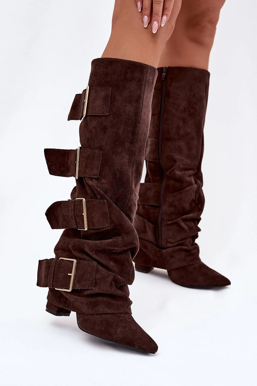 bottes femme suédine écologique marron foncé froncée bout pointu talon pilier 10cm tige retournée boucles dorées réglables fermeture éclair intérieure