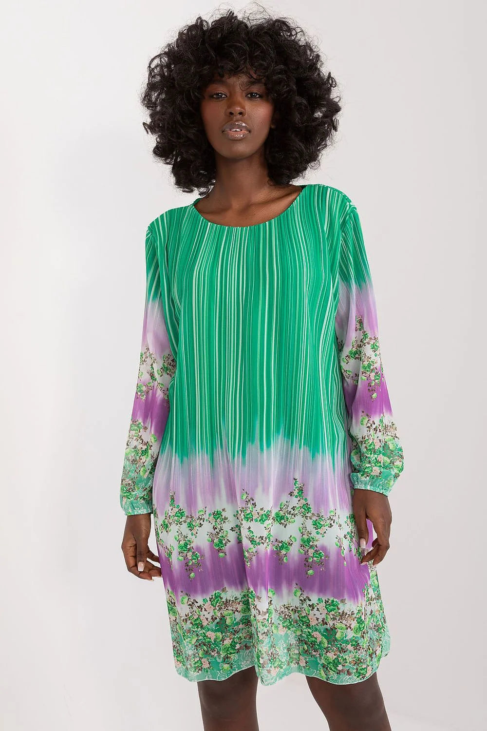 robe élégante motifs floraux verts violet blanc polyester manches longues col rond coupe droite ample fluide