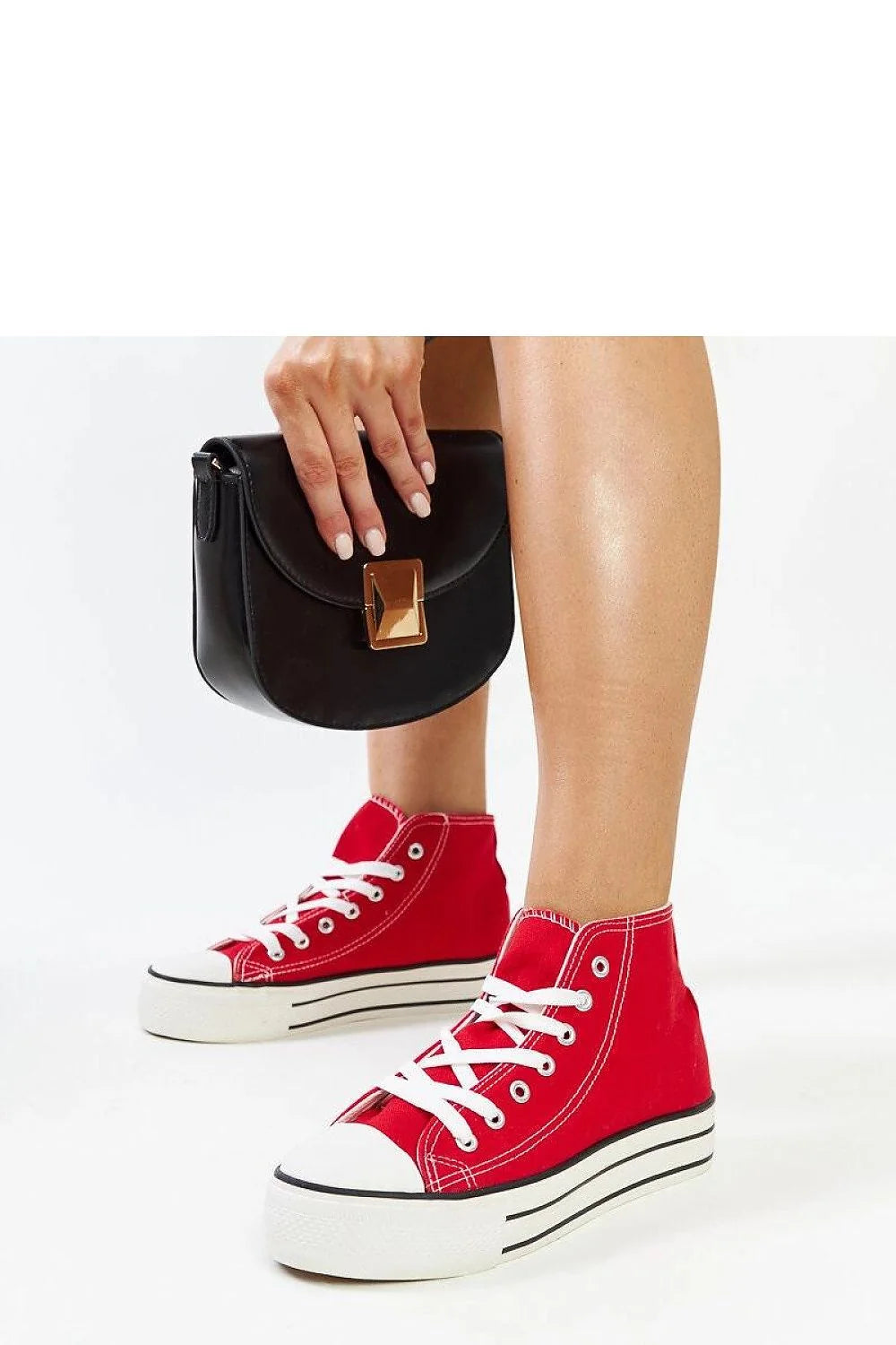 Baskets montantes pour femmes en toile rouge haute semelle blanche style moderne confortable et élégant chaussures sneakers femme occasionnels urbaines