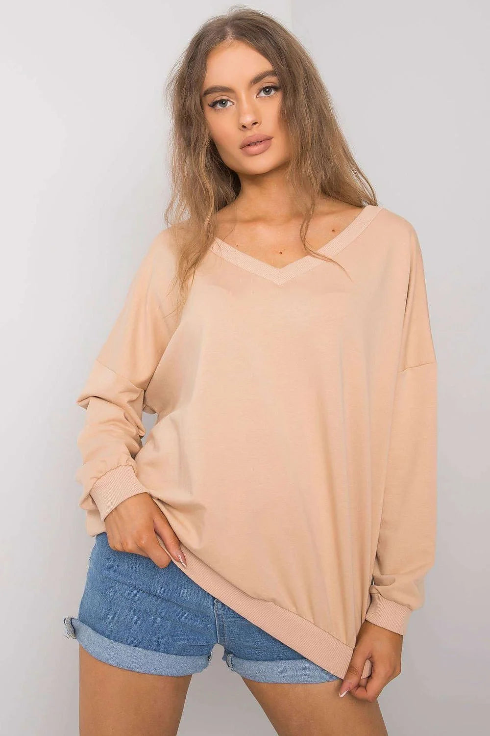 sweatshirt fancy femme coton lycra polyester manches longues oversize épaules tombantes col V côtelé poignets ourlet beige nude minimaliste décontracté