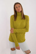 Pull féminin col roulé motif torsadé couleur verte vibrante manches longues coupe ajustée finitions côtelées matière douce