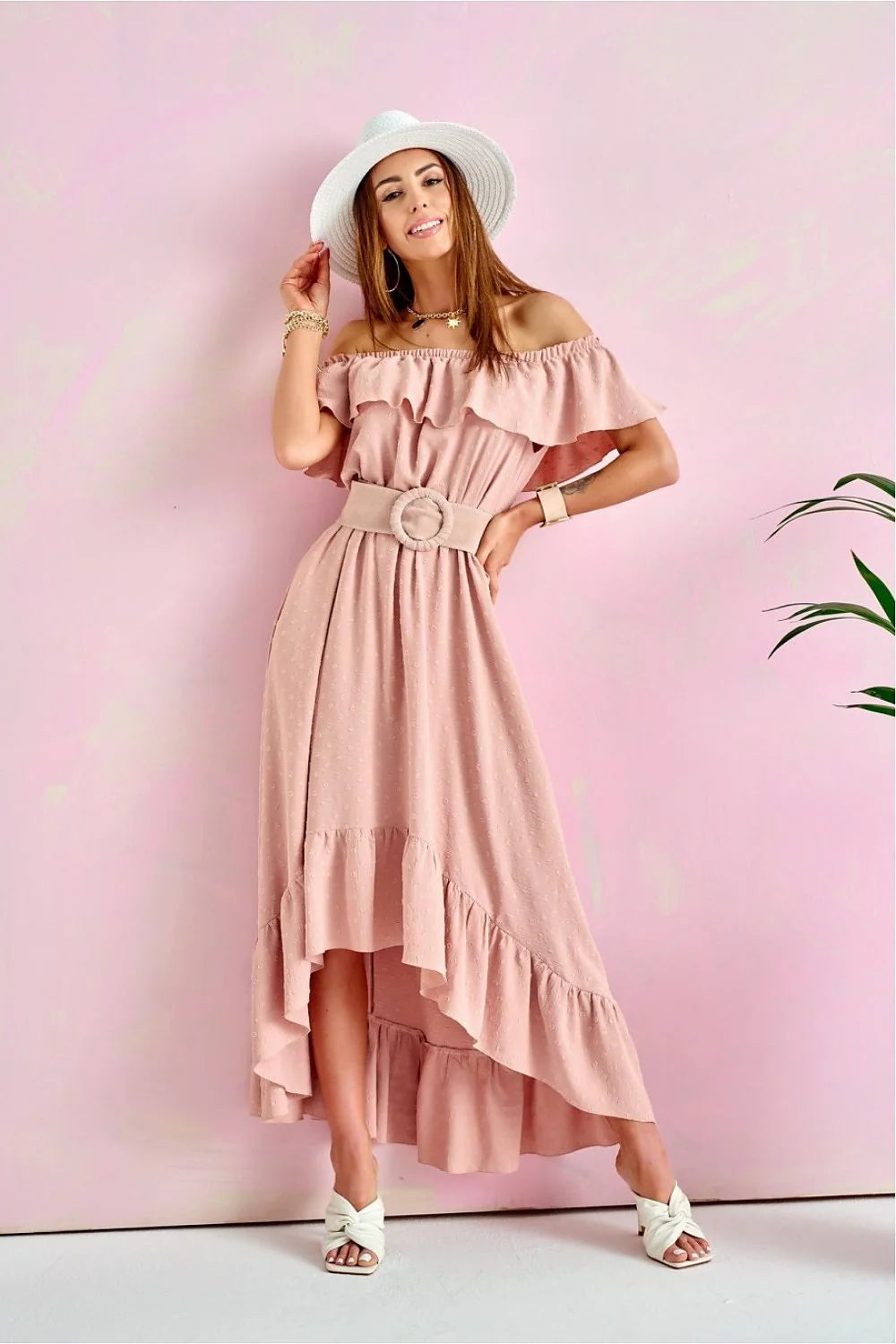 Robe asymétrique bohème chic longue épaules ouvertes rose pastel coton polyester dentelle ruffles ceinture été élégance femme