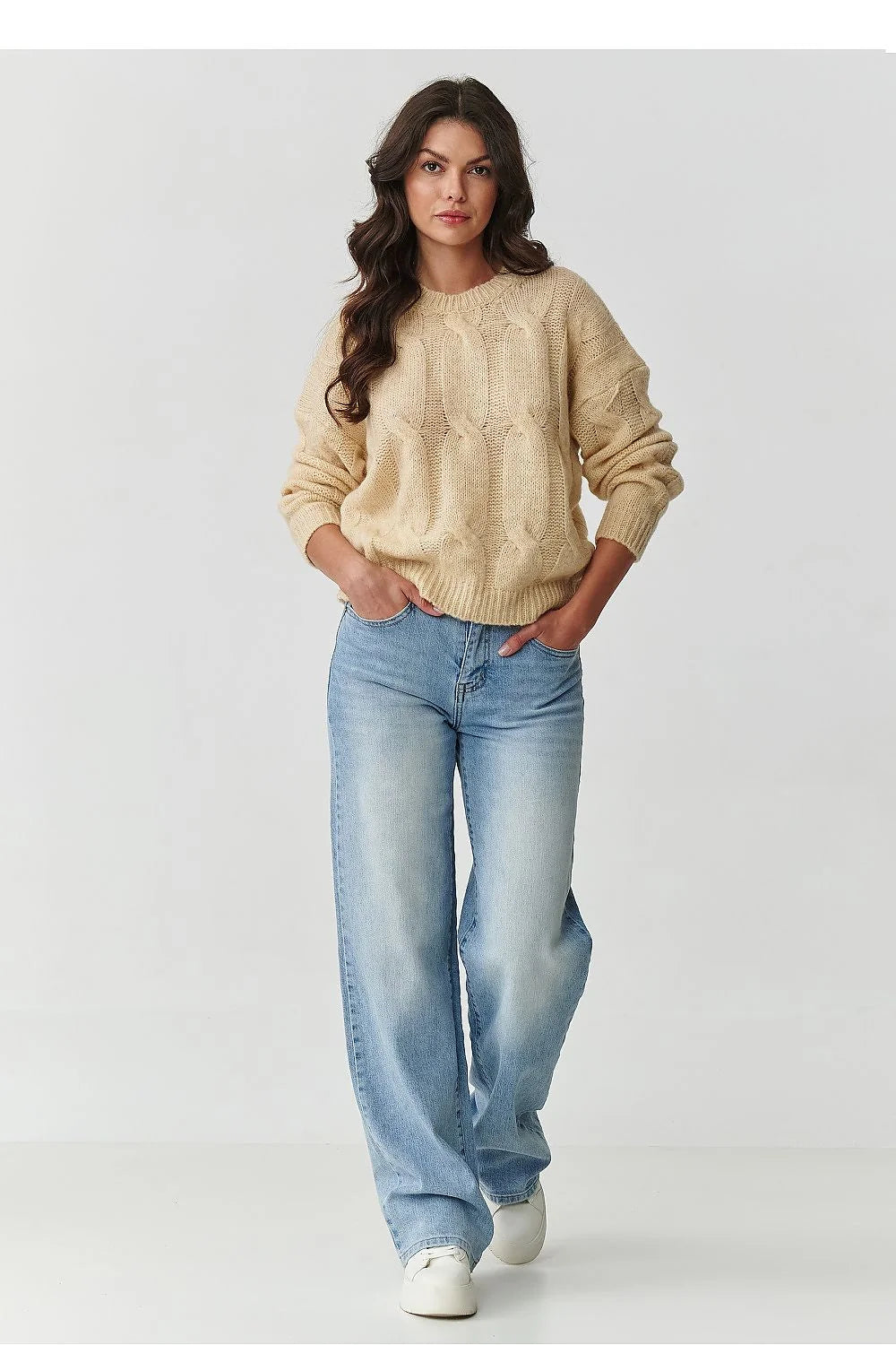 pull femme torsadé mohair laine acrylique polyamide grosse maille oversize col rond manches longues côtelé poignets ourlet duveteux chaud élégant