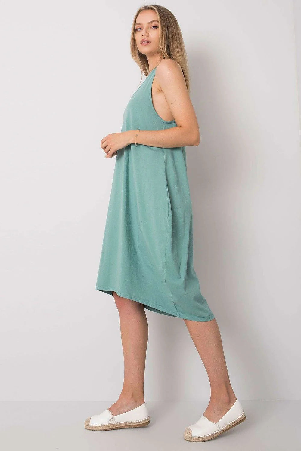Robe de jour style décontracté été sans manches coupe trapèze longueur genou coton vert menthe femme polyvalente