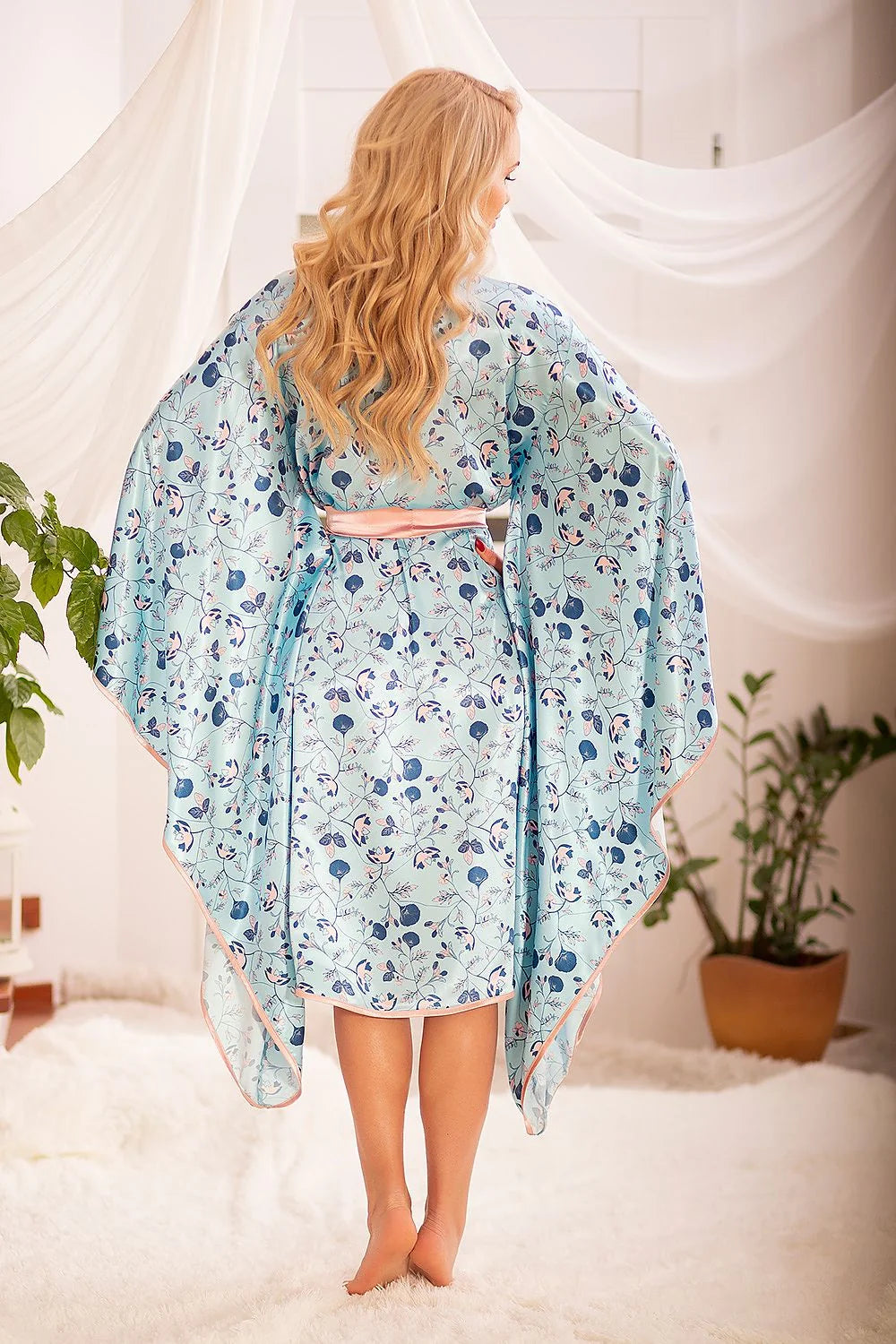 Peignoir féminin kimono style floral soyeux satiné bleu rose blanc