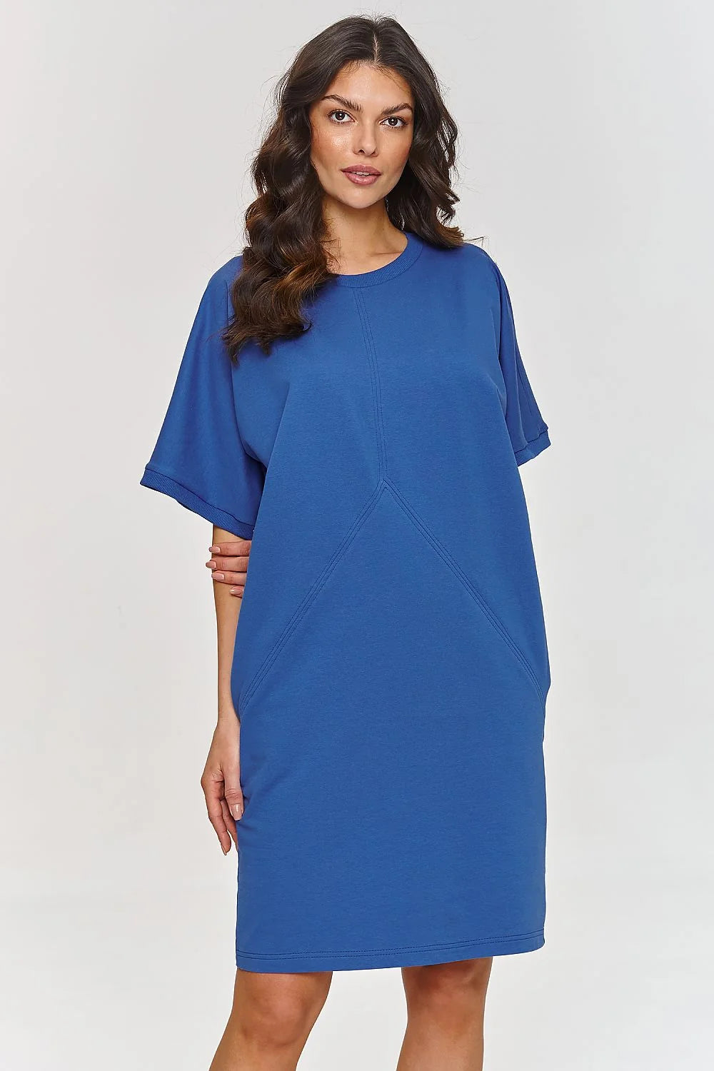 Robe de jour Makadamia Casual Silhouette Moderne Col Rond Manches Courtes Tissu Souple Couleur Bleu Moyen Taille Élastique Femme Élégance Confort Occasions Variées