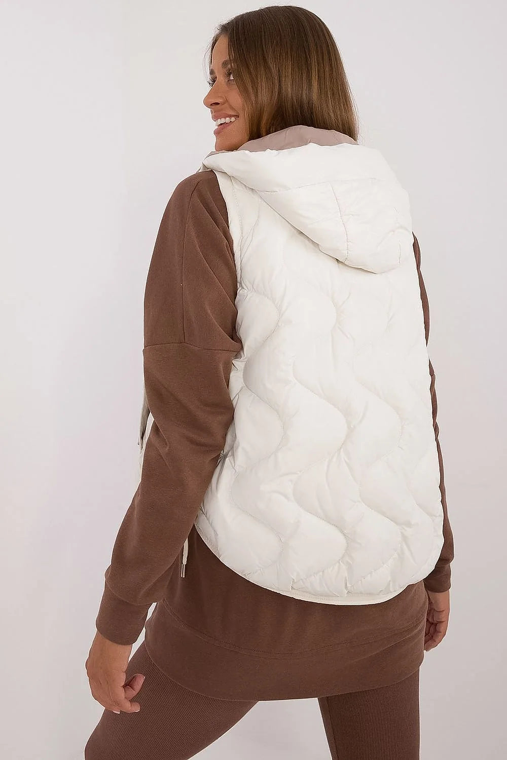 Gilet en duvet matelassé pour femme sans manches couleur blanche style casual moderne polyester rembourrage synthétique capuche poches latérales
