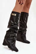 bottes femme similicuir noir brillant hautes tige froncée plissée bout pointu talon colonne stable sangle boucle dorée confortable