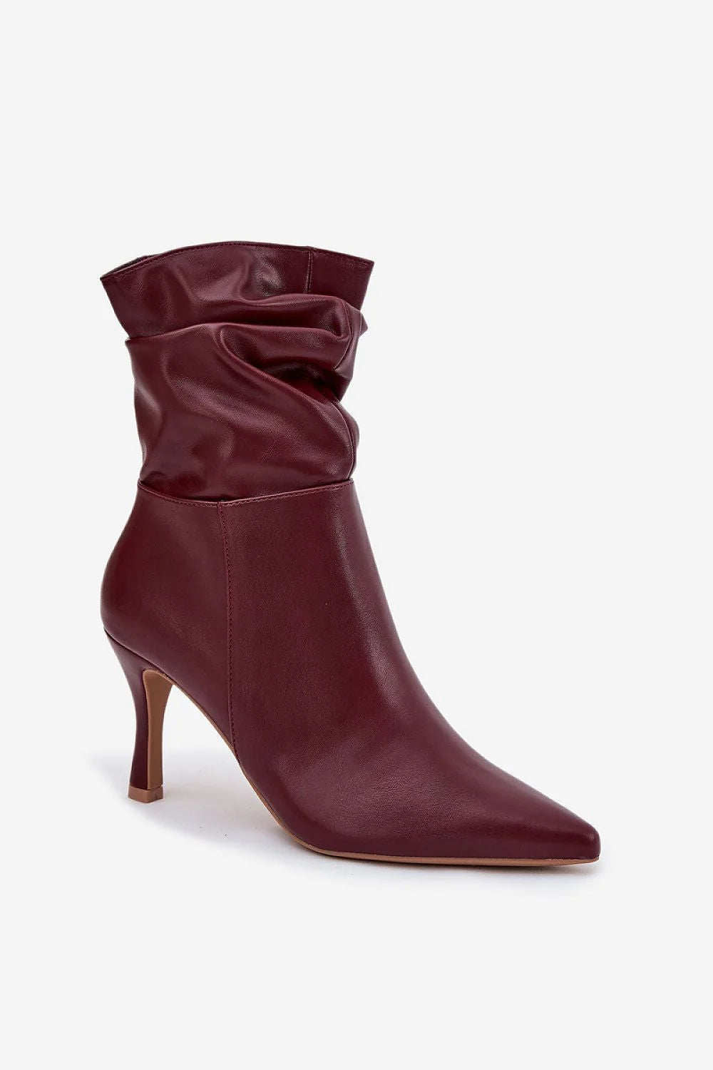 bottines bordeaux similicuir bout pointu fermeture éclair latérale talon aiguille moyen mi cheville froncée semelle fine beige silhouette élancée chic