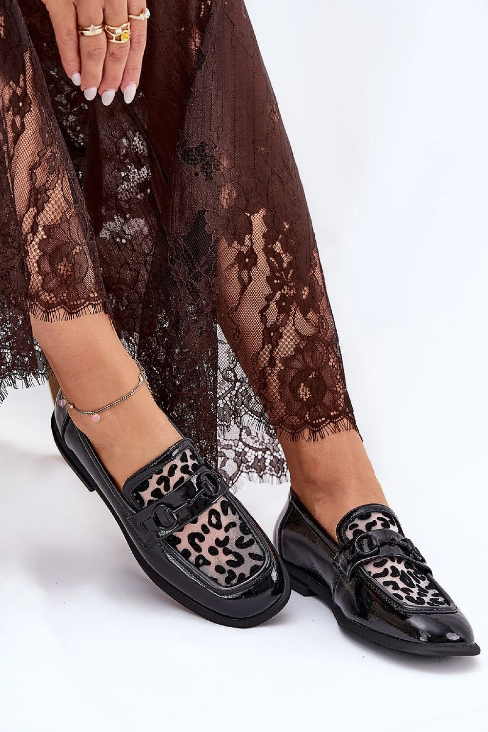 Mocassins pour femme cuir verni noir motif léopard style élégant et moderne confort tout le jour Vinceza