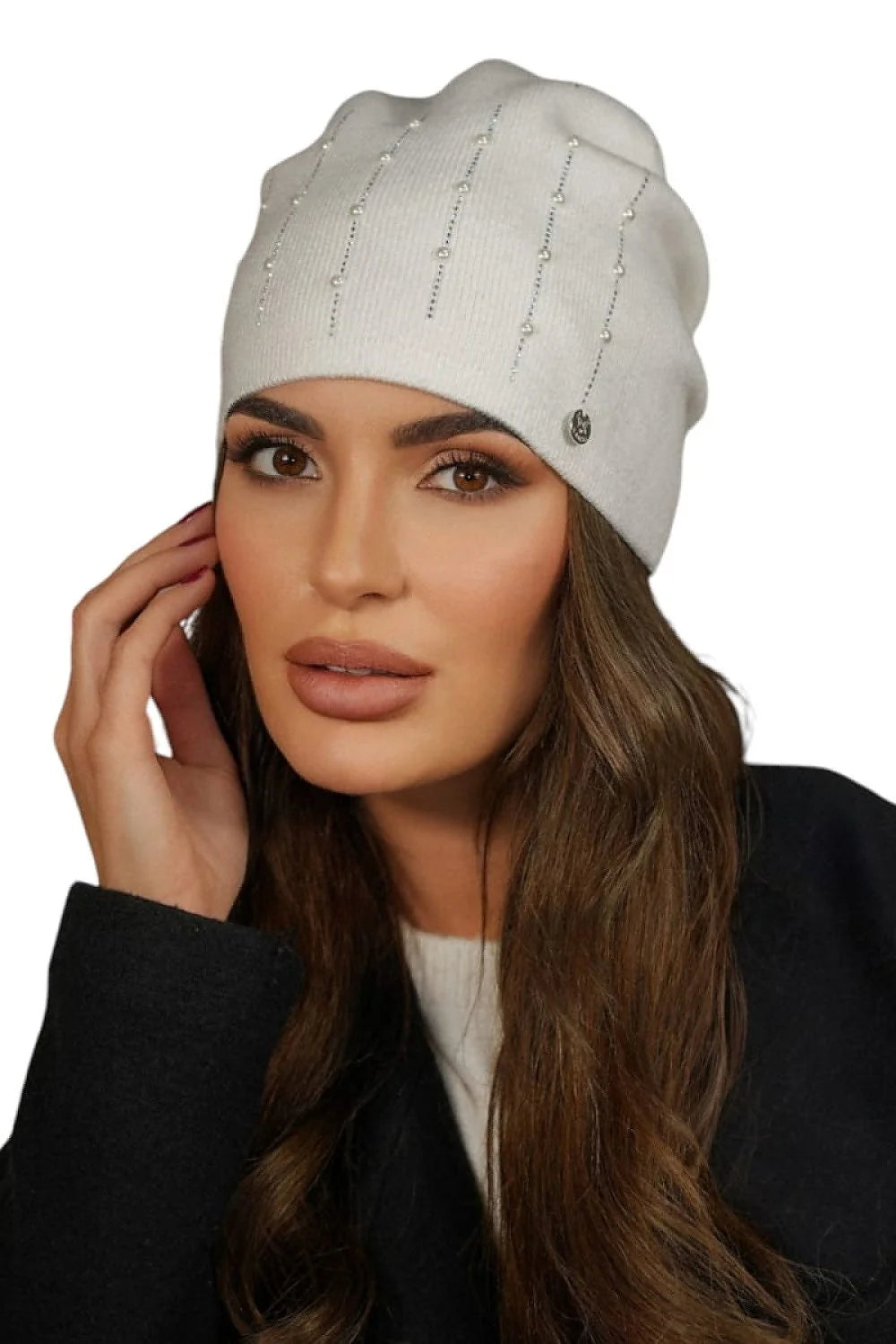bonnet femme slouchy maille fine écru intérieur doux perles zircons verticales médaillon métal plis stretch élégant viscose laine acrylique élasthanne