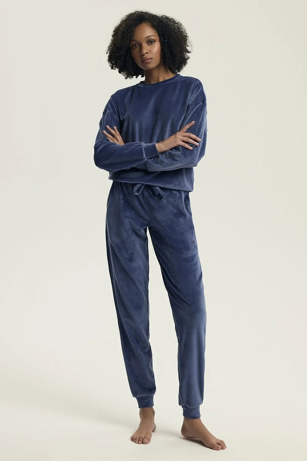 ensemble survêtement femme loungewear sweatshirt col rond manches longues poignets côtelés pantalon jogger taille élastique cordon réglable velours bleu marine