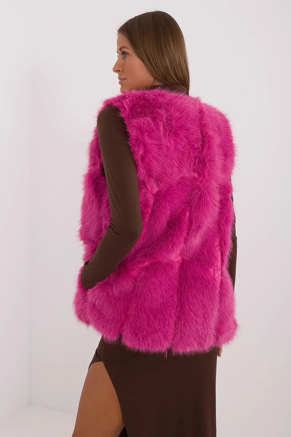 Gilet sans manches pour femmes en fausse fourrure rose vif style moderne audacieux coupe droite doublure intérieure confortable occasion quotidienne