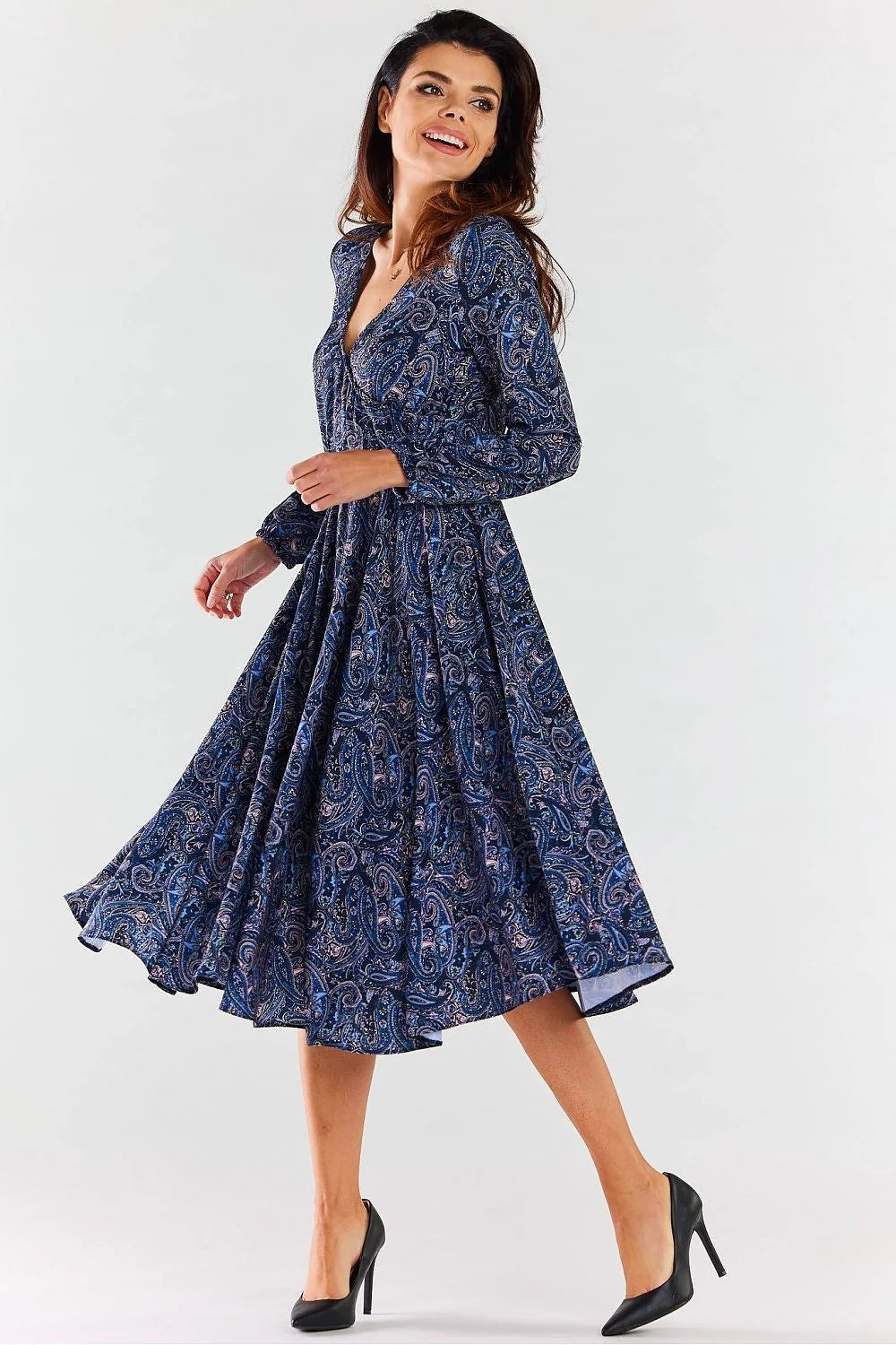 robe midi soie imprimée paisley bleu marine col V manches longues bouffantes taille froncée ceinture intégrée