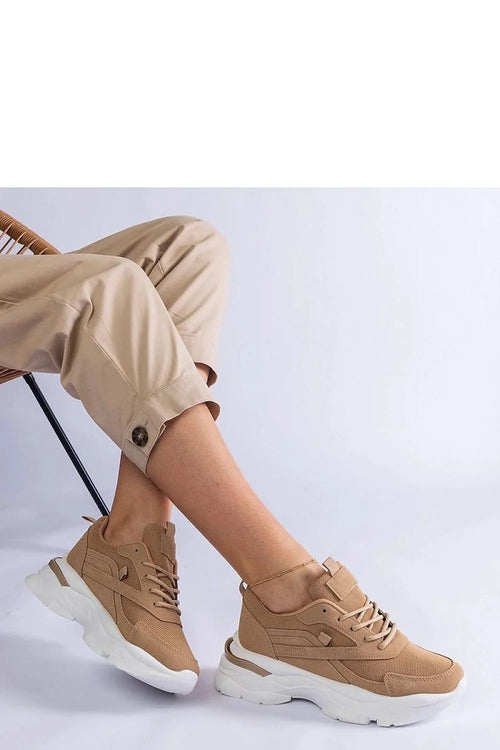 Baskets féminines modernes style chunky semelle épaisse cuir synthétique beige clair lacets assortis confortable pour femmes occasion quotidienne