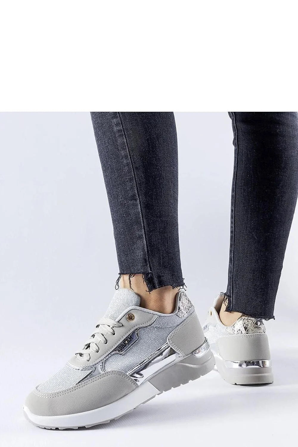 Chaussures de sport mode femme design moderne élégant basse lacets métal doré semelle renforcée confortable occasion quotidienne décontractée
