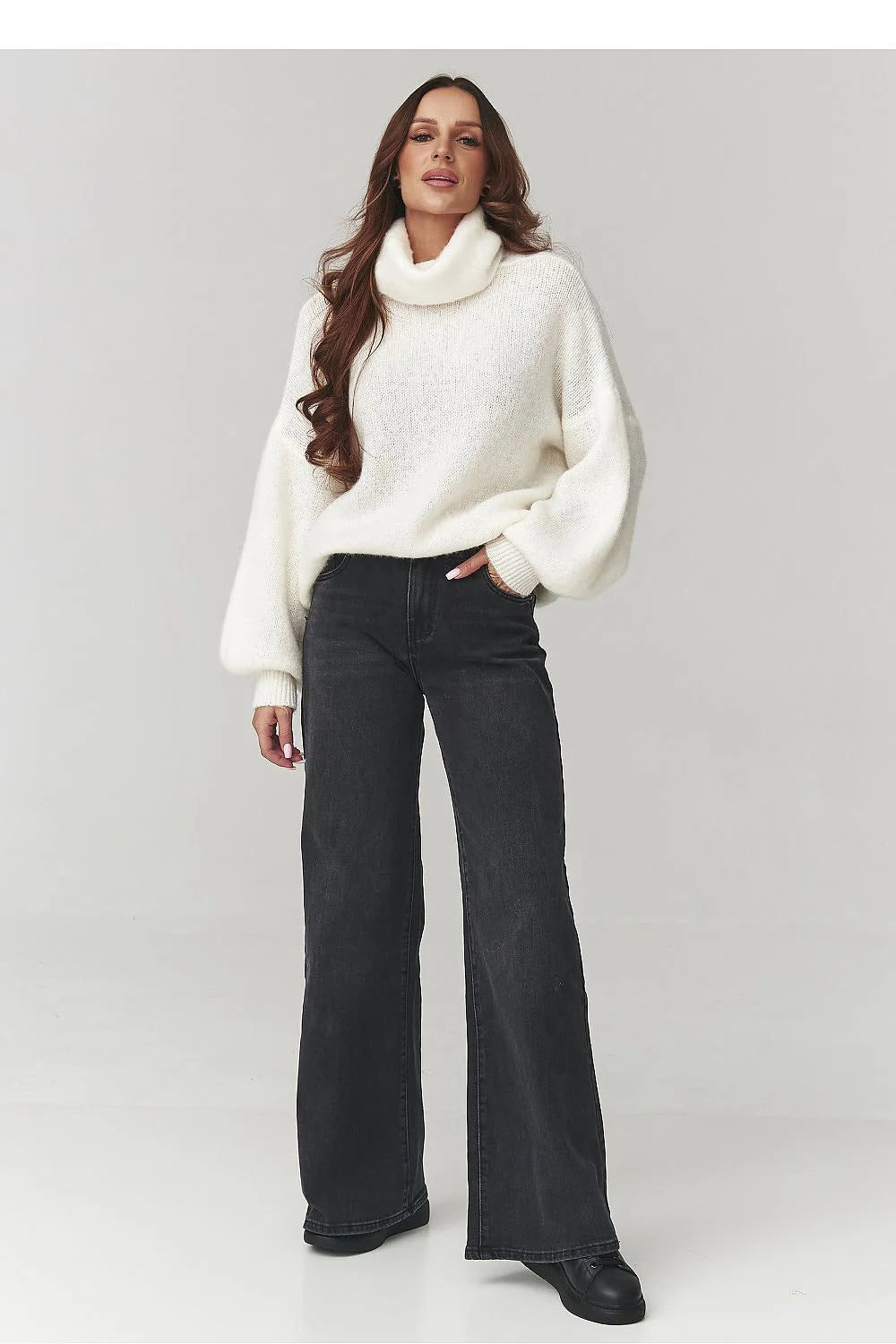 pull femme oversize col roulé maille douce écrue manches bouffantes poignets côtelés coupe ample mi hanche