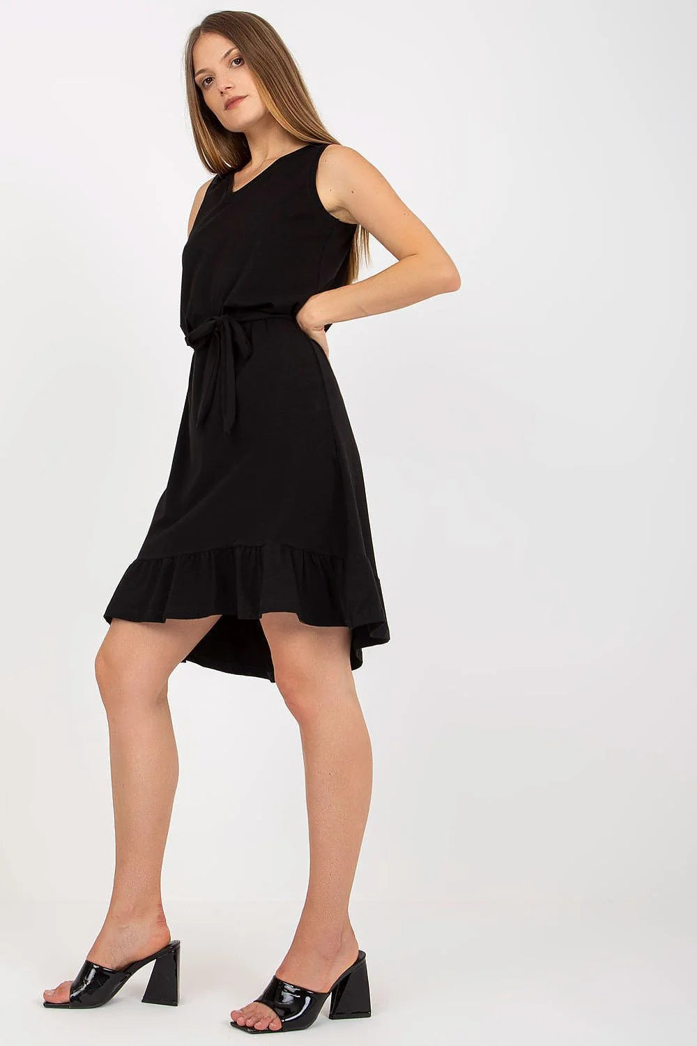 Robe d'été sans manches coupe évasée ourlet asymétrique volant col V ceinture coton élasthanne taille ajustable femme