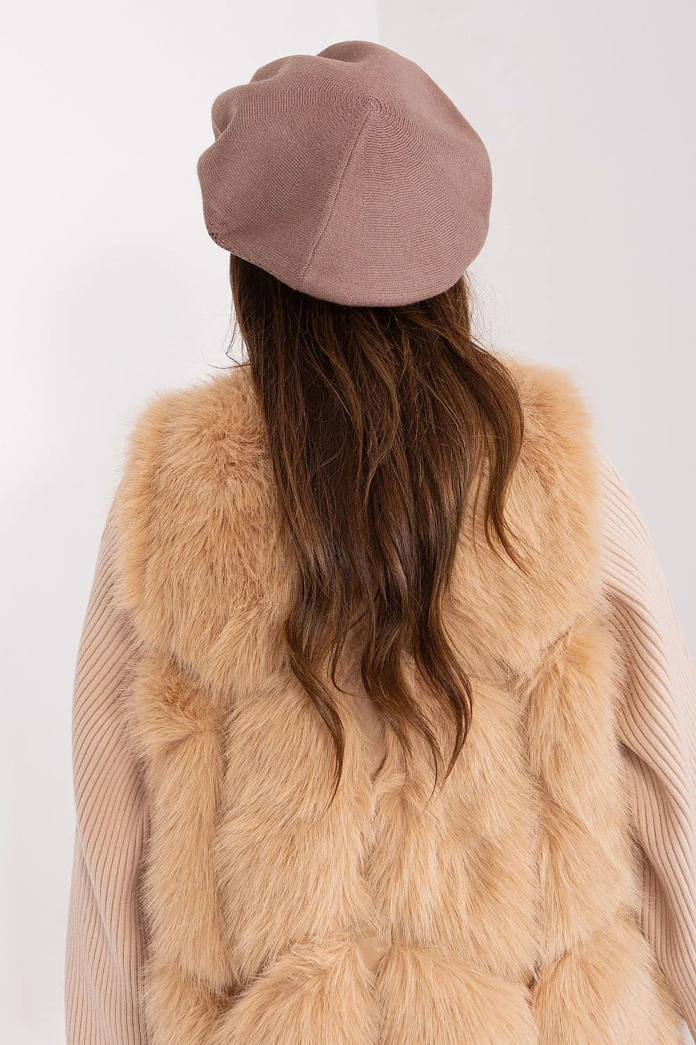 béret femme maille taupe rosé cachemire coton acrylique losanges strass dorés bord côtelé coupe ajustable doux chaud élégant urbain raffiné