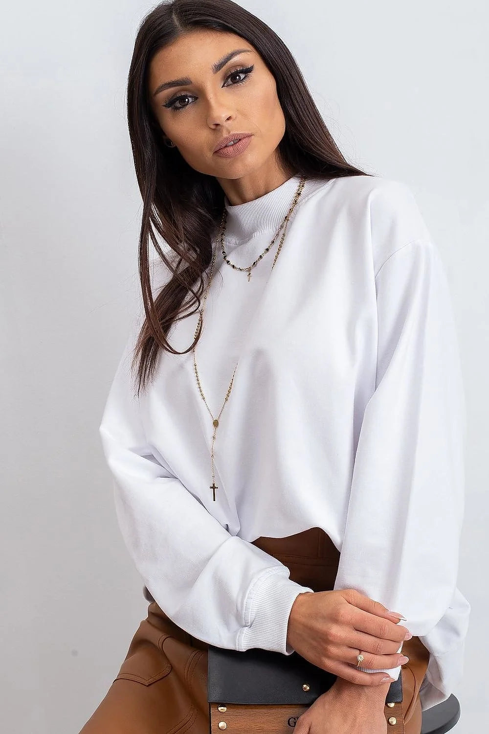 Sweatshirt BFG pour femme en coton 90% élasthanne 10%, style casual oversize, couleur bleu vif, manches longues, col rond côtelé, idéal pour tenues urbaines et décontractées