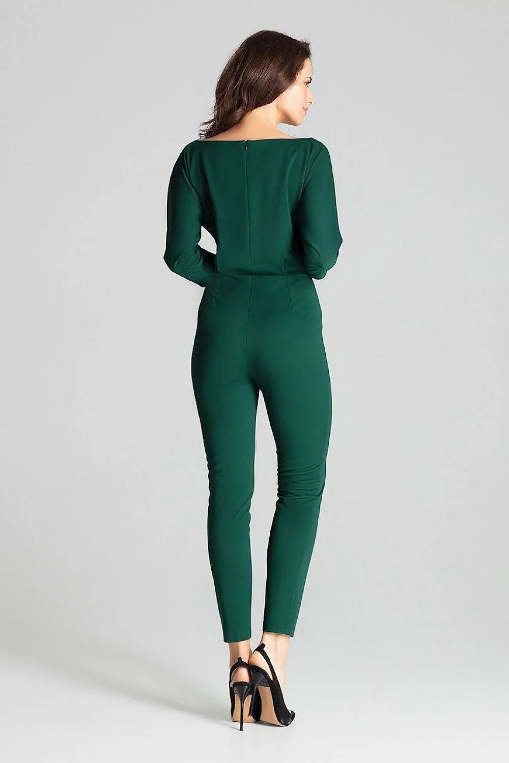 combinaison femme élégante grise polyester élasthanne manches troisquarts col bateau cintrée taille haute jambes cigarette cheville extensible structuré