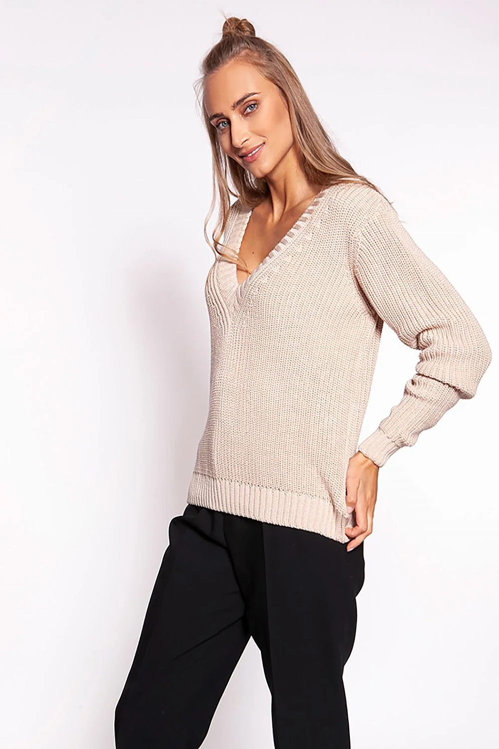 Pull femme élégant col V profond coupe relaxée texture côtes beige neutre coton acrylique 50 50