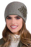 Bonnet Kamea en laine kaki pour femmes, style élégant et moderne, ajustement parfait, mode hiver
