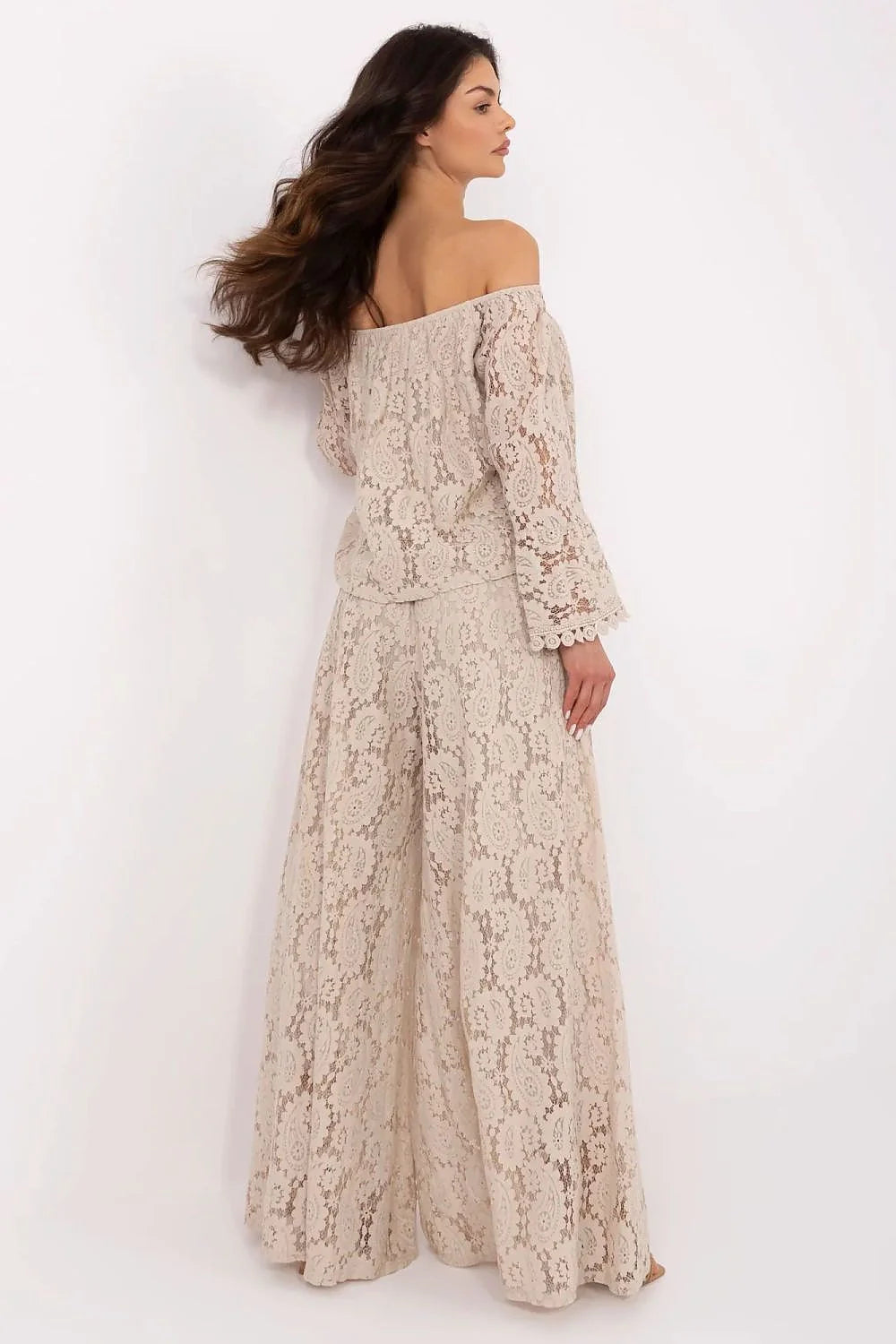 Ensemble femme Dentelle motif floral beige épaules dénudées manches longues taille haute pantalon palazzo Italy Moda