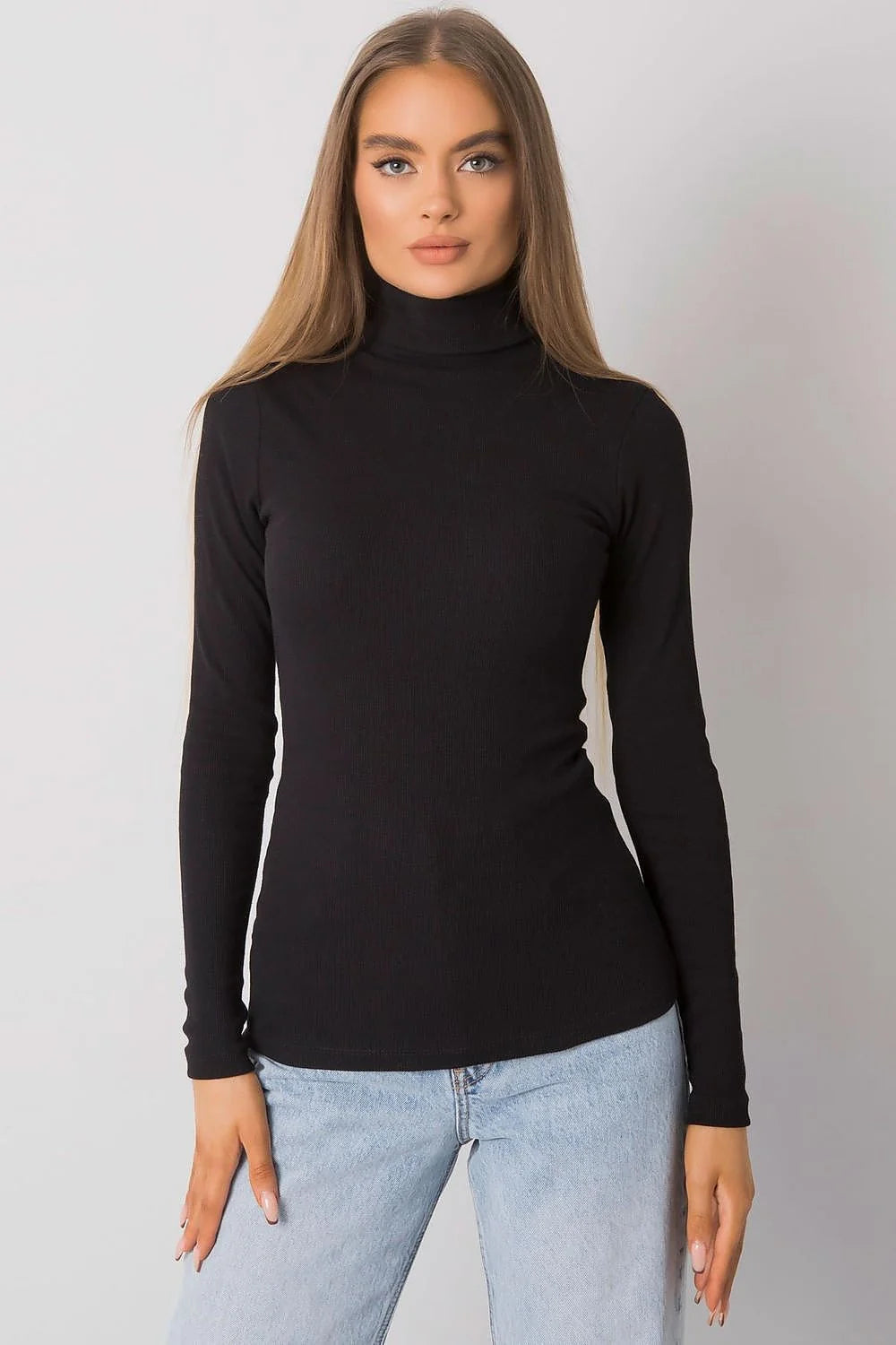 Haut à col roulé élégant pour femme en maille fine, couleur rouge audacieuse, coupe ajustée, manches longues, fabrication de qualité, idéal pour tenues sophistiquées