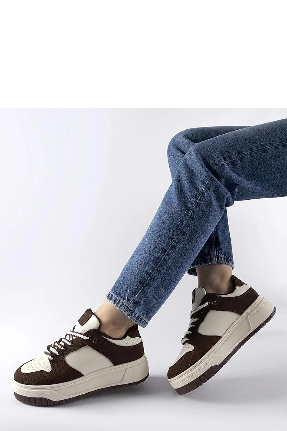 Baskets Solea femmes cuir synthétique blanc cassé suède marron sport style moderne confortable lacets bicolores