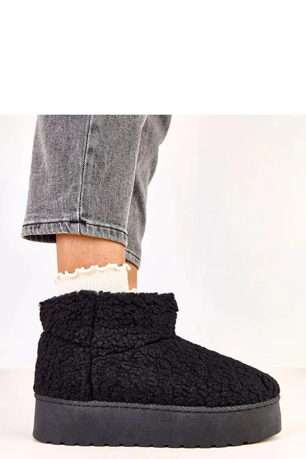bottes neige femme fourrure synthétique mouton doublure sherpa noires bout rond plateforme 4cm semelle antidérapantes slipon rembourrées confort chaud