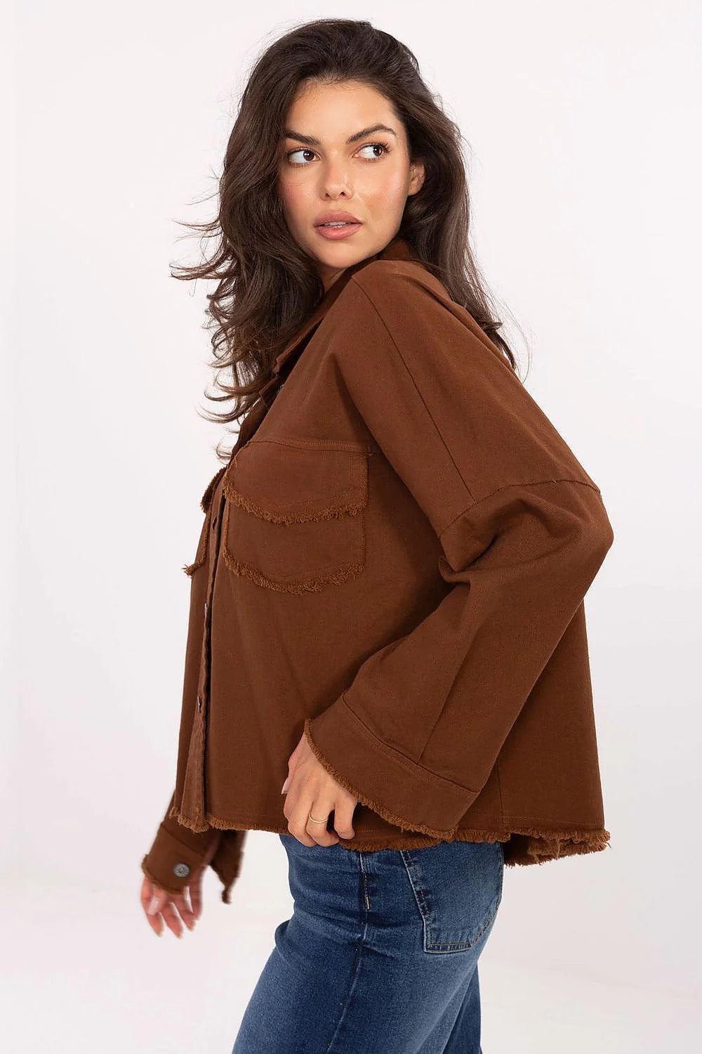 chemise jean femme casual intemporelle coton élasthanne stretch confortable respirant ajustée coupe classique boutonnée manches longues poches poitrine versatile élégante