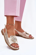 Sandales à plateforme pour femmes dorées ouvertes orteils détails floraux cristaux métalliques cuir artificiel confortables talon plat ajustables